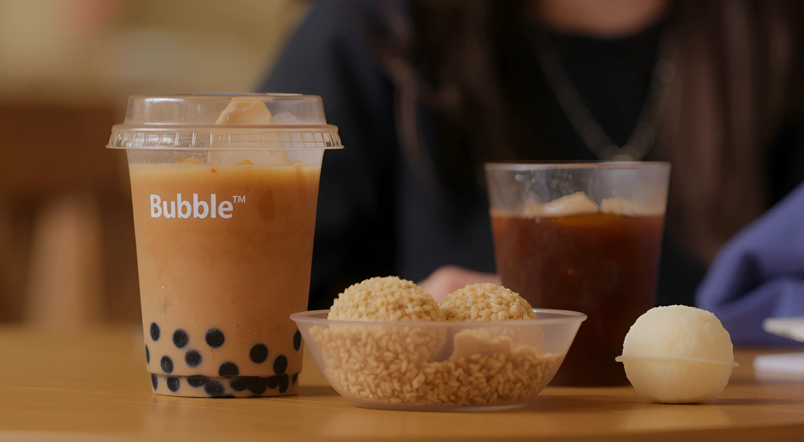 Стаканы и крышки для bubble tea, джусболлы и шарики, а также сироп коричневого сахара