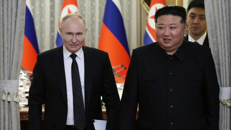 Путин поздравил Ким Чен Ына с Новым годом