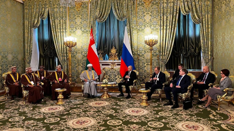 Путин рассказал о сотрудничестве России и Омана в энергетической сфере